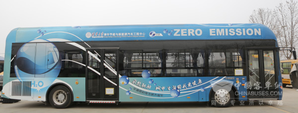 亿华通与宇通客车研发的氢燃料电池城市公交车