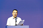加强充电桩、充电站等基础建设，促进新能源推广