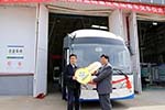 沂星首辆镁铝合金轻量化电动客车交车