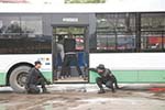 湖北：武汉8000台公交车配“一键报警”