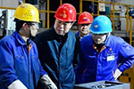 法士特严鉴铂董事长深入宝鸡厂区生产一线调研