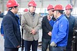 法士特董事长严鉴铂深入宝鸡厂区生产一线调研