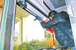 郑州快速公交首装抓拍“神器” 占道车必被拍