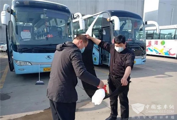 李小鹏：毫不放松精准施策抓好疫情防控 积极稳妥有力有序推动复工复产