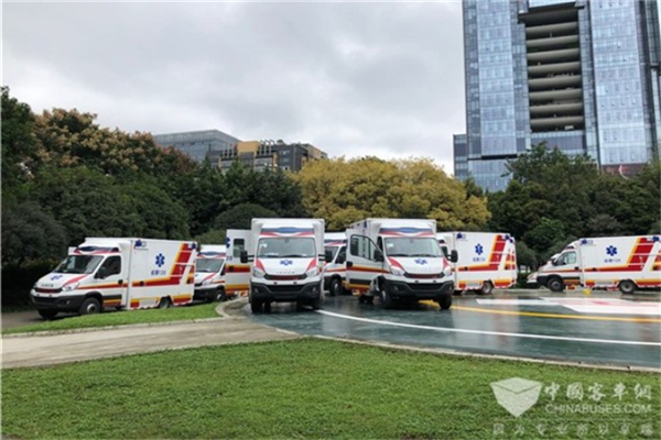 100台依维柯欧胜方舱救护车交付成都卫健委