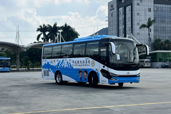 助力高原旅游:42台金龙大巴交付拉萨