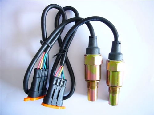 金龙全车纯正配件，直销苏州金龙各款车型铝仓门