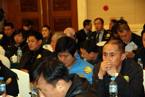 会场嘉宾满座