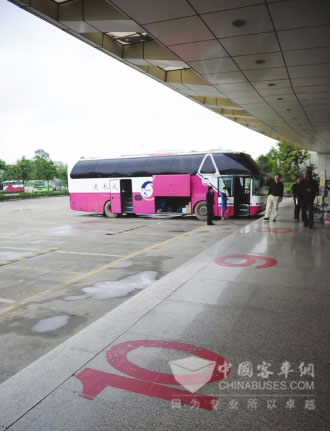 十陵客运站,冷冷清清的站台