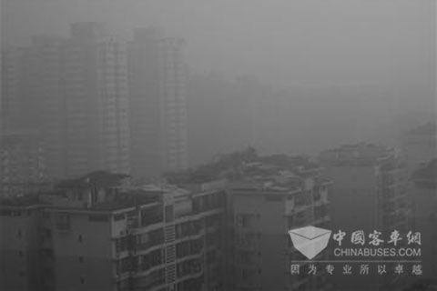 四川大雾弥漫，能见度极低