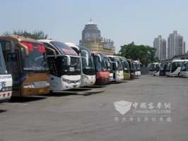 公路迎来节前客流高峰