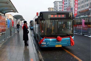 广州快速公交20日起正式运营 票价统一为2元