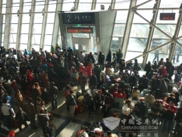 客车便、捷、快、安,春运出行好选择