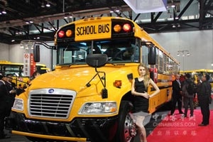 直击校车展——解读校车安全新技术