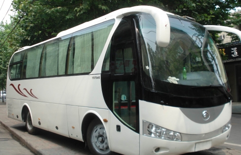 30坐宇通ZK6831HE04年9月车公路客运下线卖9万