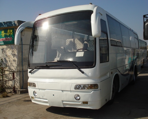 出售05年39座东风客车