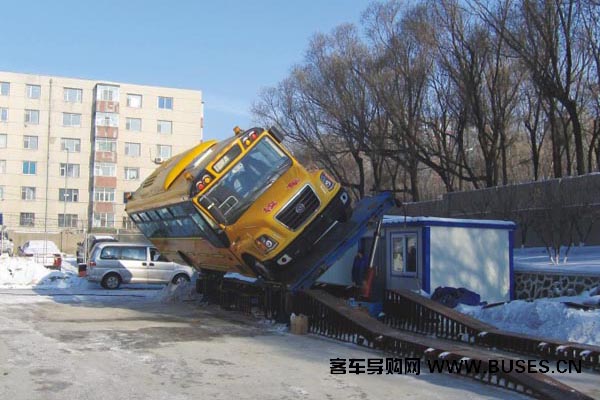 黄海DD6100C02FXN中小学生专用校车（天然气国五24-51座）