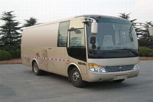 宇通ZK5080XXYN1厢式运输车（天然气国五2-6座）