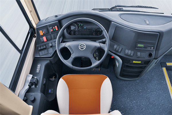 金旅XML6112JEV30客车（纯电动24-51座）