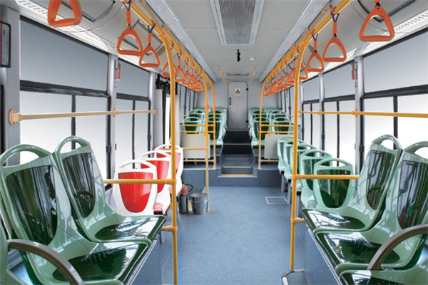 金旅XML6105JHEVL5CN公交车（NG/电混动国五20-36座）