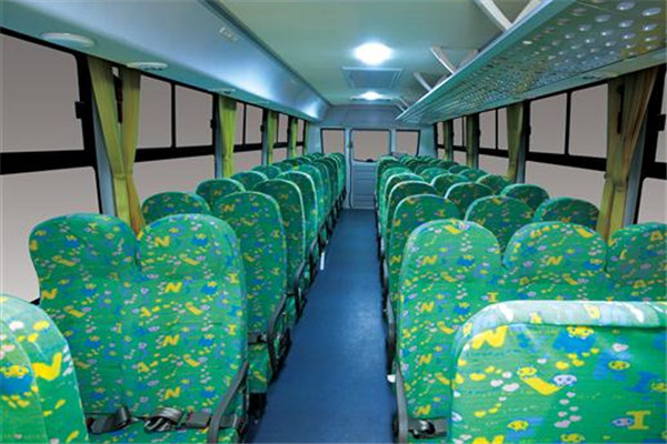 亚星JS6900XCP小学生专用校车（柴油国五24-47座）