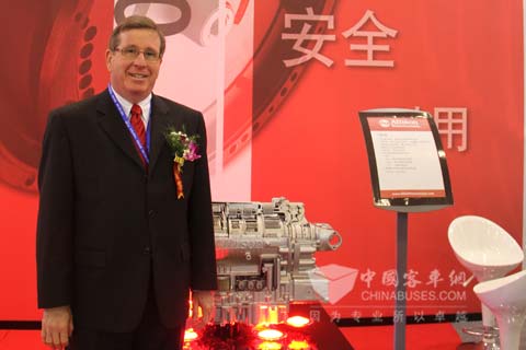 艾里逊变速箱公司国际市场营销、销售及服务副总裁赫德利（Michael Headly）